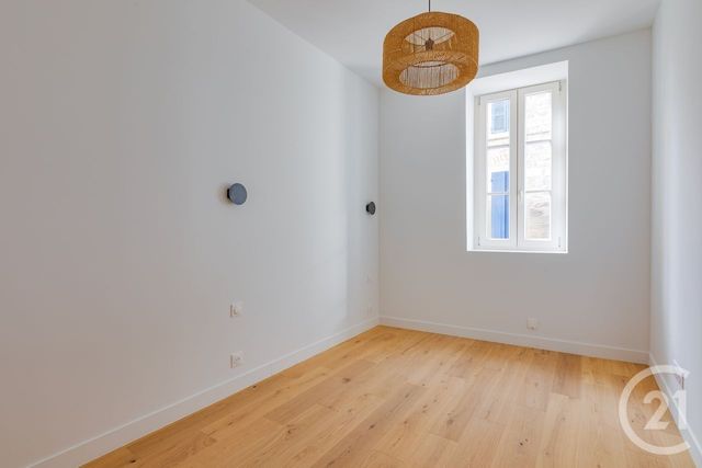 Appartement F2 à vendre - 2 pièces - 50.11 m2 - ST GENIS LAVAL - 69 - RHONE-ALPES - Century 21 Hestia Ldi