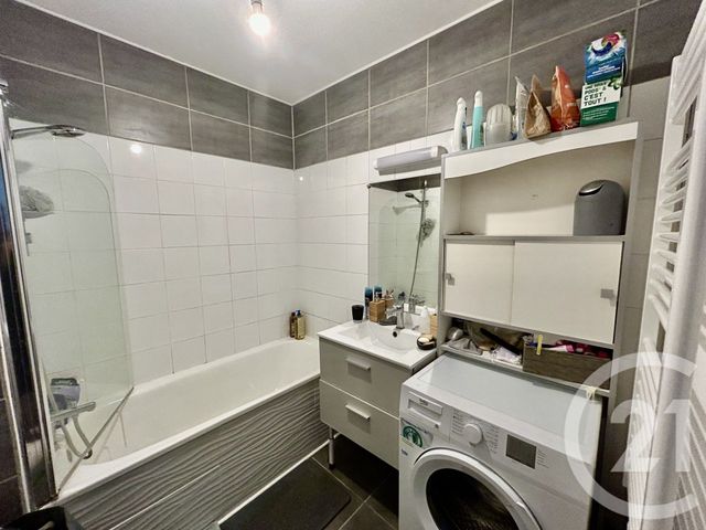 Appartement F3 à louer - 3 pièces - 66.7 m2 - GRIGNY - 69 - RHONE-ALPES - Century 21 Hestia Ldi