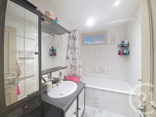 Appartement F4 à vendre - 4 pièces - 75.0 m2 - GRIGNY - 69 - RHONE-ALPES - Century 21 Hestia Ldi