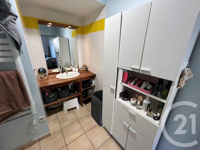 Appartement F2 à louer - 2 pièces - 47.06 m2 - SEREZIN DU RHONE - 69 - RHONE-ALPES - Century 21 Hestia Ldi