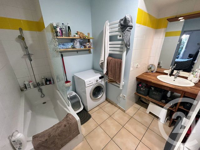 Appartement F2 à louer - 2 pièces - 47.06 m2 - SEREZIN DU RHONE - 69 - RHONE-ALPES - Century 21 Hestia Ldi