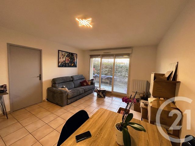Appartement F2 à louer - 2 pièces - 47.06 m2 - SEREZIN DU RHONE - 69 - RHONE-ALPES - Century 21 Hestia Ldi