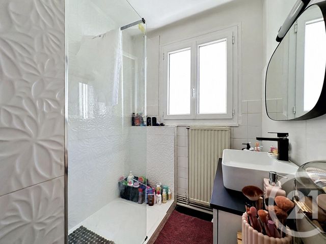 Appartement T2 à vendre - 2 pièces - 51.5 m2 - GIVORS - 69 - RHONE-ALPES - Century 21 Hestia Ldi