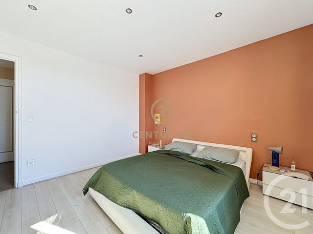 Appartement à vendre - 5 pièces - 98.0 m2 - ST ETIENNE - 42 - RHONE-ALPES - Century 21 Hestia Ldi