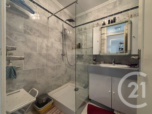 Appartement F3 à vendre - 3 pièces - 61.51 m2 - ST GENIS LAVAL - 69 - RHONE-ALPES - Century 21 Hestia Ldi