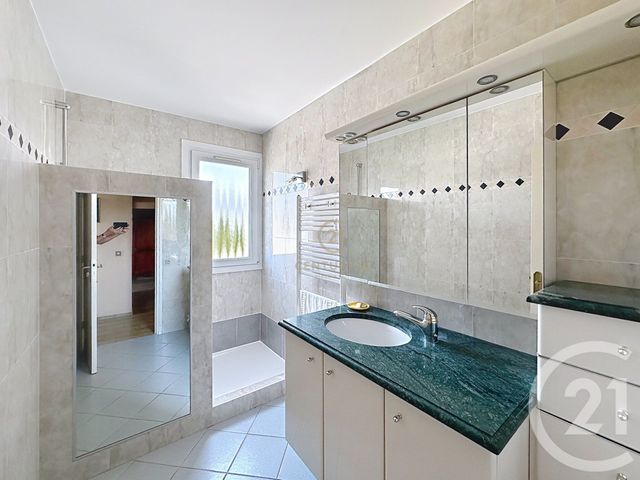 Appartement F3 à vendre - 3 pièces - 67.0 m2 - STE FOY LES LYON - 69 - RHONE-ALPES - Century 21 Hestia Ldi