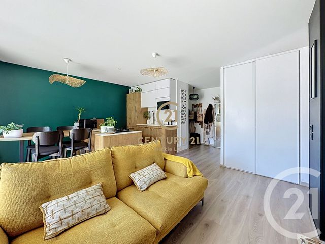 Appartement F3 à vendre - 3 pièces - 61.0 m2 - GIVORS - 69 - RHONE-ALPES - Century 21 Hestia Ldi